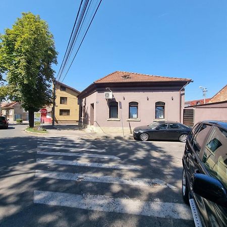 Laci Lak Modern Apartment Орадя Экстерьер фото
